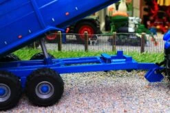 42700 Britains Kane 16 Tonne Twin-Axle Silage Trailer -Britains 42700BRITAINSKANE16TONNESILAGETRAILERPIC6 400