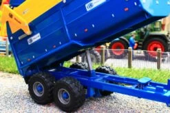 42700 Britains Kane 16 Tonne Twin-Axle Silage Trailer -Britains 42700BRITAINSKANE16TONNESILAGETRAILERPIC7 217
