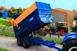 42700 Britains Kane 16 Tonne Twin-Axle Silage Trailer -Britains 42700BRITAINSKANE16TONNESILAGETRAILERPIC8 518