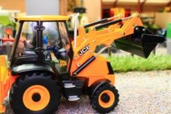 42702A1 BRITAINS JCB 3CX BACKHOE LOADER -Britains 42702BRITAINSJCB3CXBACKHOELOADERPIC6