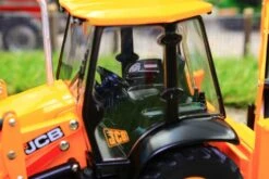 42702A1 BRITAINS JCB 3CX BACKHOE LOADER -Britains 42702BRITAINSJCB3CXBACKHOELOADERPIC8