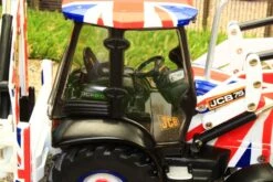 42811 Britains JCB 3CX Limited Edition In Union Jack Livery -Britains 42811BritainsJCB3CXLimitedEditioninUnionJackLiveryPic12