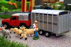 43138A1 Britains Land Rover With Ifor Williams Trailer, Sheep, Shepherd And Sheep Dog 30 43138A1 Britains Land Rover With Ifor Williams Trailer, Sheep, Shepherd And Sheep Dog -Britains 43138A1LANDROVERWITHIFORWILLIAMSTRAILER SHEEP SHEPHERDANDSHEEPDOGPIC14