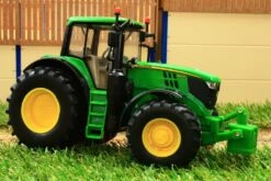 43150A1 BRITAINS JOHN DEERE 6195M TRACTOR -Britains 43150A1 BRITAINS JOHN DEERE 6195M TRACTOR PIC 1