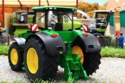 43174 BRITAINS JOHN DEERE 8400R TRACTOR -Britains 43174BRITAINSJOHNDEERE8400RTRACTORPIC4 823