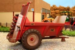 43181(w) Weathered Britains NC Rear Discharge Manure Spreader