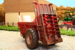 43181(w) Weathered Britains NC Rear Discharge Manure Spreader -Britains 43181A1 W WeatheredBritainsNCRearDischargeManureSpreaderPic5