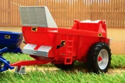 43181A1 Britains NC Rear Discharge Manure Spreader -Britains 43181 Britains NC Rear Discharge Manure Spreader Pic 2 174