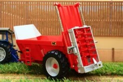 43181A1 Britains NC Rear Discharge Manure Spreader -Britains 43181 Britains NC Rear Discharge Manure Spreader Pic 3 253