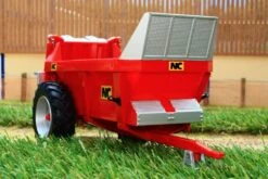 43181A1 Britains NC Rear Discharge Manure Spreader -Britains 43181 Britains NC Rear Discharge Manure Spreader Pic 6 705