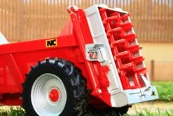 43181A1 Britains NC Rear Discharge Manure Spreader -Britains 43181 Britains NC Rear Discharge Manure Spreader Pic 7 742