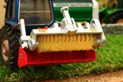 43204 Britains Link A Sweep - LAST ONES LEFT - THEN DISCONTINUED! -Britains 43204 BRITAINS NC LINK A SWEEP PIC 3