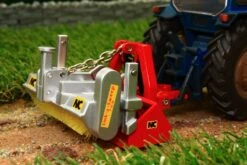 43204 Britains Link A Sweep - LAST ONES LEFT - THEN DISCONTINUED!