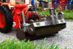 43204(w) Weathered Britains NC LINK A SWEEP -Britains 43204 w WeatheredBritainsNCLINKASWEEPPic4