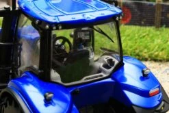 MS-43216 BRITAINS NEW HOLLAND T8.435 TRACTOR -Britains 43216BRITAINSNEWHOLLANDT8.435TRACTORPIC6 485 e028c861 8c6f 46b3 a96d 154658496f2b