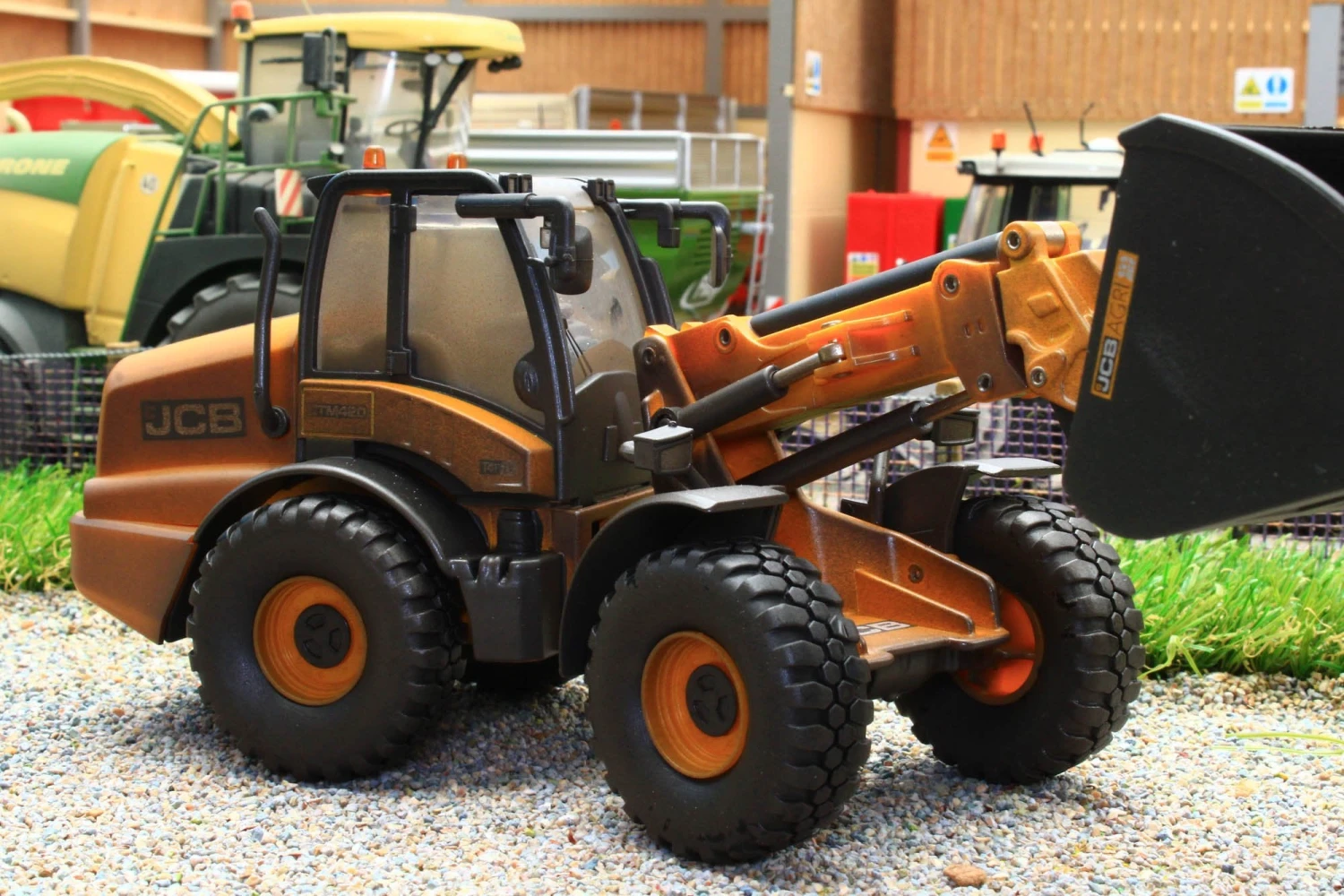 43231(w) WEATHERED Britains JCB TM420 Loader With Grab, Bucket And Pallet Forks 3 43231(w) WEATHERED Britains JCB TM420 Loader With Grab, Bucket And Pallet Forks