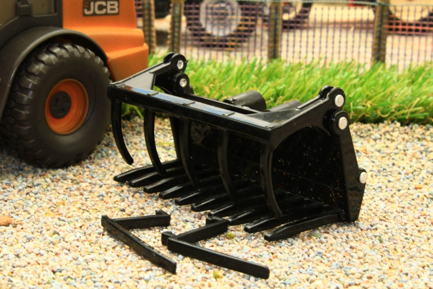 43231(w) WEATHERED Britains JCB TM420 Loader With Grab, Bucket And Pallet Forks 13 43231(w) WEATHERED Britains JCB TM420 Loader With Grab, Bucket And Pallet Forks - Image 11