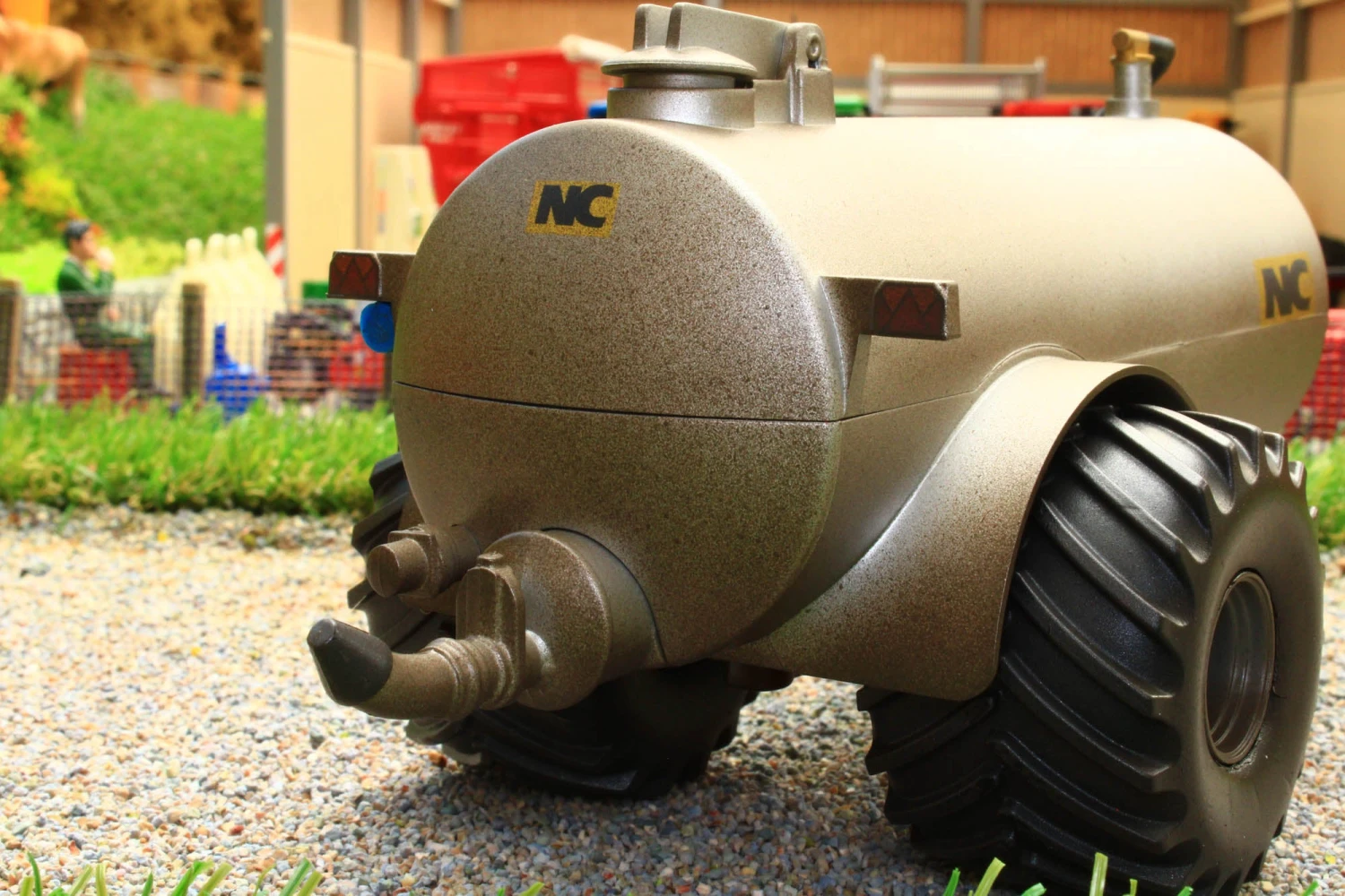 43238(w) BRITAINS WEATHERED NC SLURRY TANKER 2019 IN SILVER 7 43238(w) BRITAINS WEATHERED NC SLURRY TANKER 2019 IN SILVER - Image 5