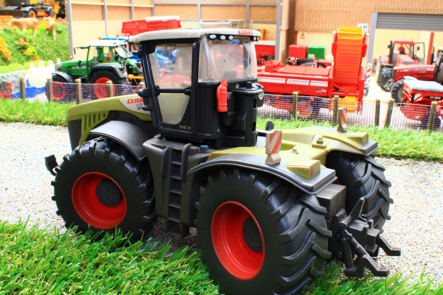 43246(w) WEATHERED Britains Claas Xerion 5000 Tractor 11 43246(w) WEATHERED Britains Claas Xerion 5000 Tractor - Image 9