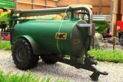 43253(w) WEATHERED BRITAINS NC SLURRY TANKER ROADSIDE IN GREEN