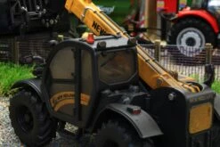 43263(w) WEATHERED Britains New Holland TH 7.42 Telehandler -Britains 43263WEATHEREDBritainsNewHollandTH7.42TelehandlerPIC8