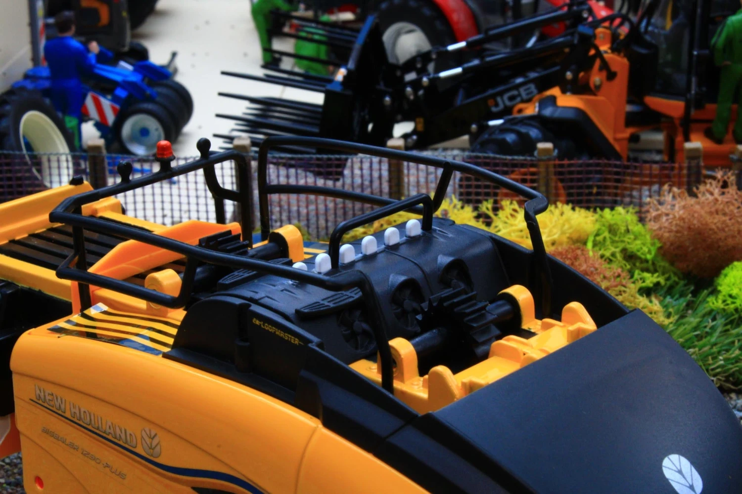 43266 Britains New Holland Big Square Baler 1290 NOW IN! 14 43266 Britains New Holland Big Square Baler 1290 NOW IN! - Image 12