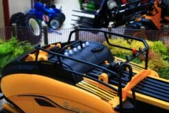 43266 Britains New Holland Big Square Baler 1290 NOW IN! 31 43266 Britains New Holland Big Square Baler 1290 NOW IN! -Britains 43266BritainsNewHollandBigSquareBaler1290RevPic14