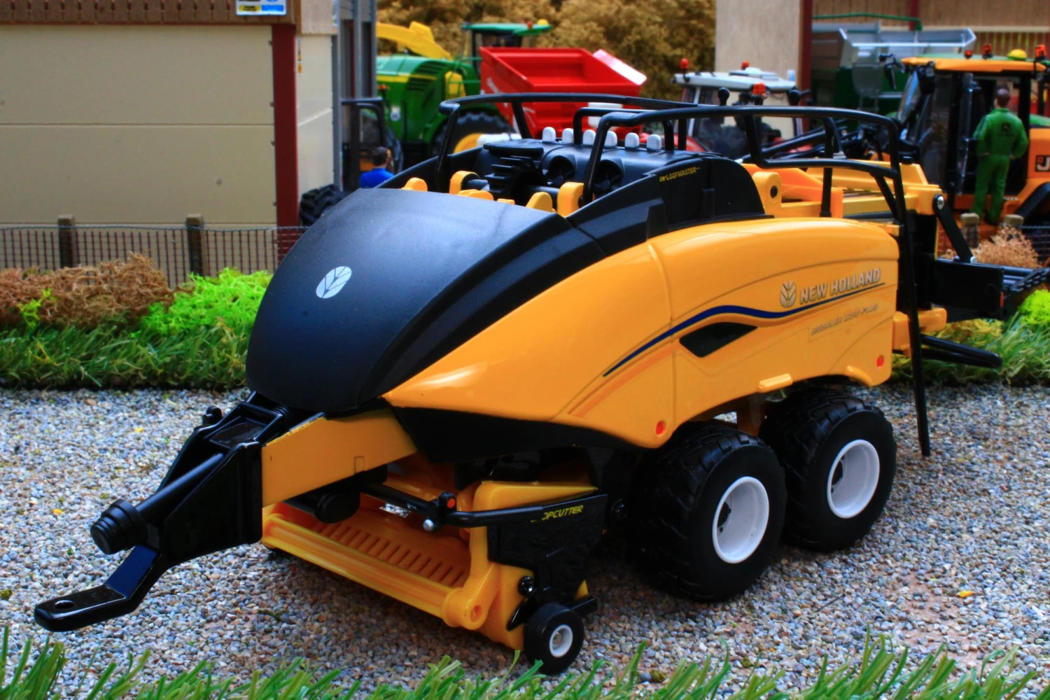 43266 Britains New Holland Big Square Baler 1290 NOW IN! 6 43266 Britains New Holland Big Square Baler 1290 NOW IN! - Image 4