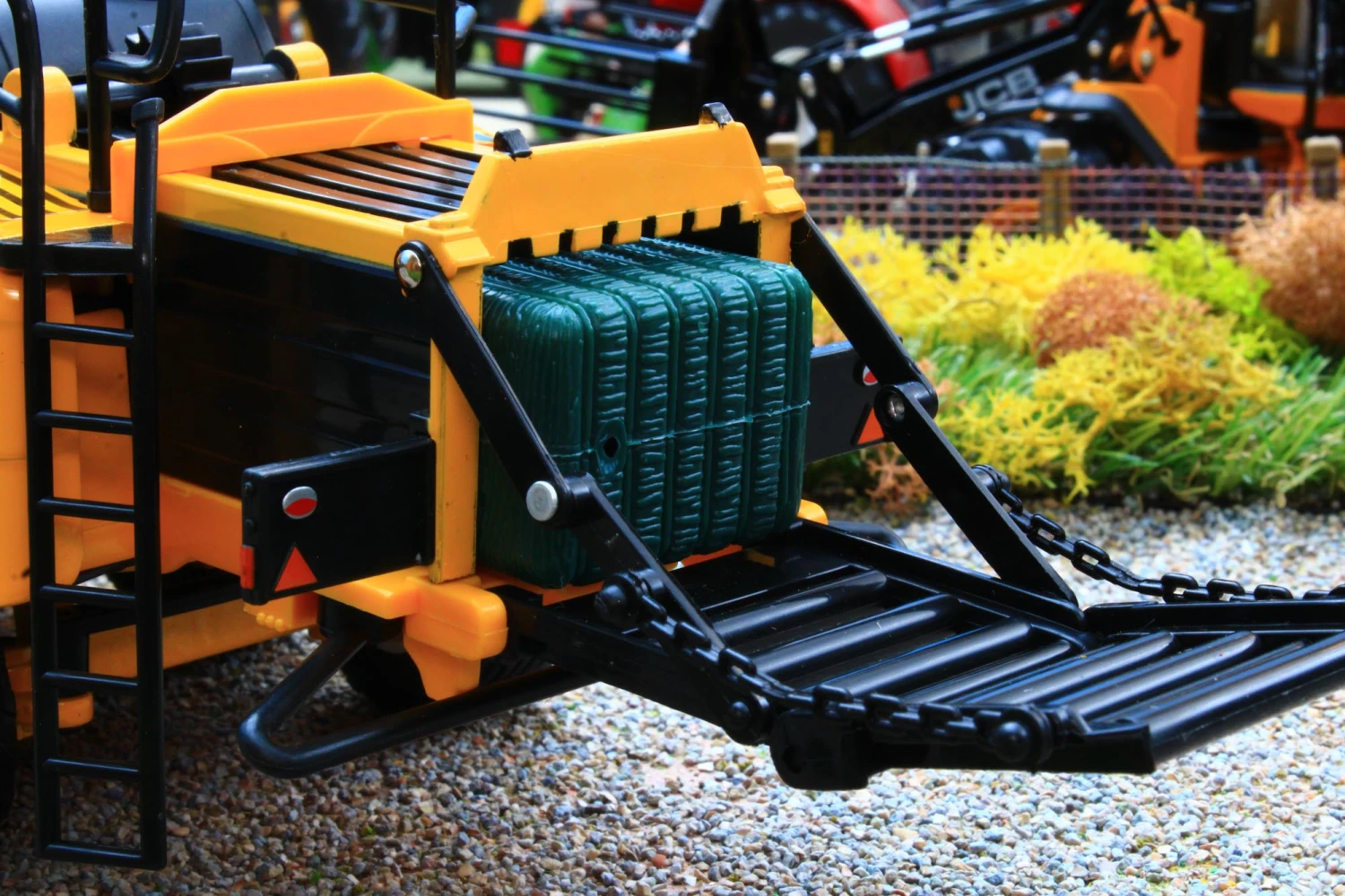 43266 Britains New Holland Big Square Baler 1290 NOW IN! 11 43266 Britains New Holland Big Square Baler 1290 NOW IN! - Image 9