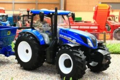 43268 Britains New Holland T6 Tractor With NC Dump Trailer Playset -Britains 43268BritainsNewHollandT6TractorwithNCDumpTrailerPlaysetIMAGE4