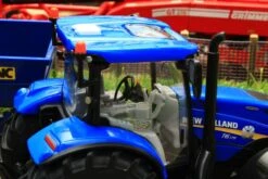 43268 Britains New Holland T6 Tractor With NC Dump Trailer Playset -Britains 43268BritainsNewHollandT6TractorwithNCDumpTrailerPlaysetIMAGE9