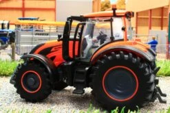 43273 Britains Valtra T254 Tractor In Metallic Orange -Britains 43273BRITAINSVALTRATZ54TRACTORINMETALLICORANGEPIC10