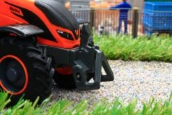 43273 Britains Valtra T254 Tractor In Metallic Orange -Britains 43273BRITAINSVALTRATZ54TRACTORINMETALLICORANGEPIC5