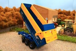 43284 Britains Kane Half-Pipe Triple Axle Silage Trailer -Britains 43284BritainsKaneHalf PipeTripleAxleSilageTrailerPic12