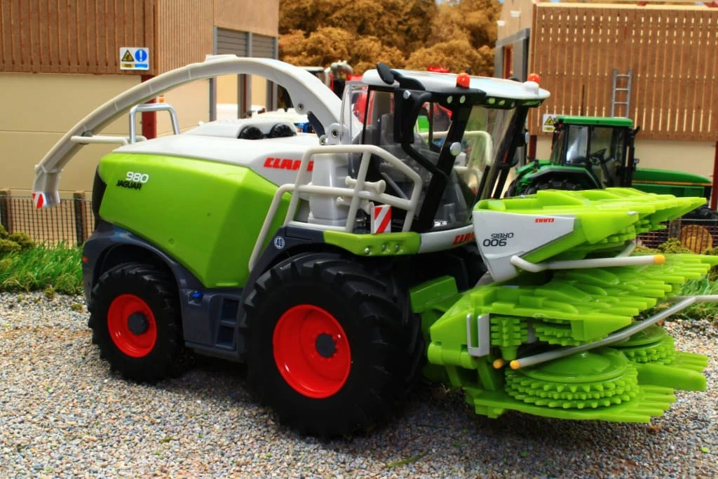 43285 Britains Claas Jaguar 980 Forage Harvester With Orbis 900 Maize Header 5 43285 Britains Claas Jaguar 980 Forage Harvester With Orbis 900 Maize Header - Image 3