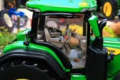 43288 Britains 'Prestige Collection' John Deere 8R 410 Tractor -Britains 43288Britains PrestigeCollection JohnDeere8R410TractorPIC15