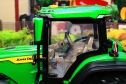 43289 Britains John Deere 8R 370 Tractor NOW IN! -Britains 43289BritainsJohnDeere8R370TractorPIC13