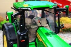 43289 Britains John Deere 8R 370 Tractor NOW IN! -Britains 43289BritainsJohnDeere8R370TractorPIC16