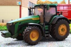 43289 Weathered Britains John Deere 8R 370 Tractor NEW! -Britains 43289WeatheredBritainsJohnDeere8R370TractorPic4