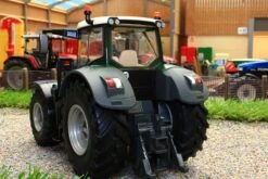 43290 Britains Fendt 824 Vario PROFI Special Edition Tractor -Britains 43290BritainsFendt824VarioPROFISpecialEditionTractorPIC7