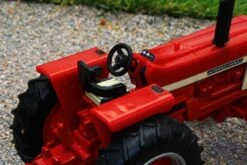 43294 Britains Case International Harvester Farmall 1066 Tractor ** 20% Off! ** -Britains 43294BritainsCaseInternationalHarvesterFarmall1066TractorIMAGE9