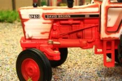 43307 Britains Rusty David Brown 1210 Tractor Heritage Collection -Britains 43307BritainsWeatheredDavidBrown12102WDTractorHeritageCollectionPic9