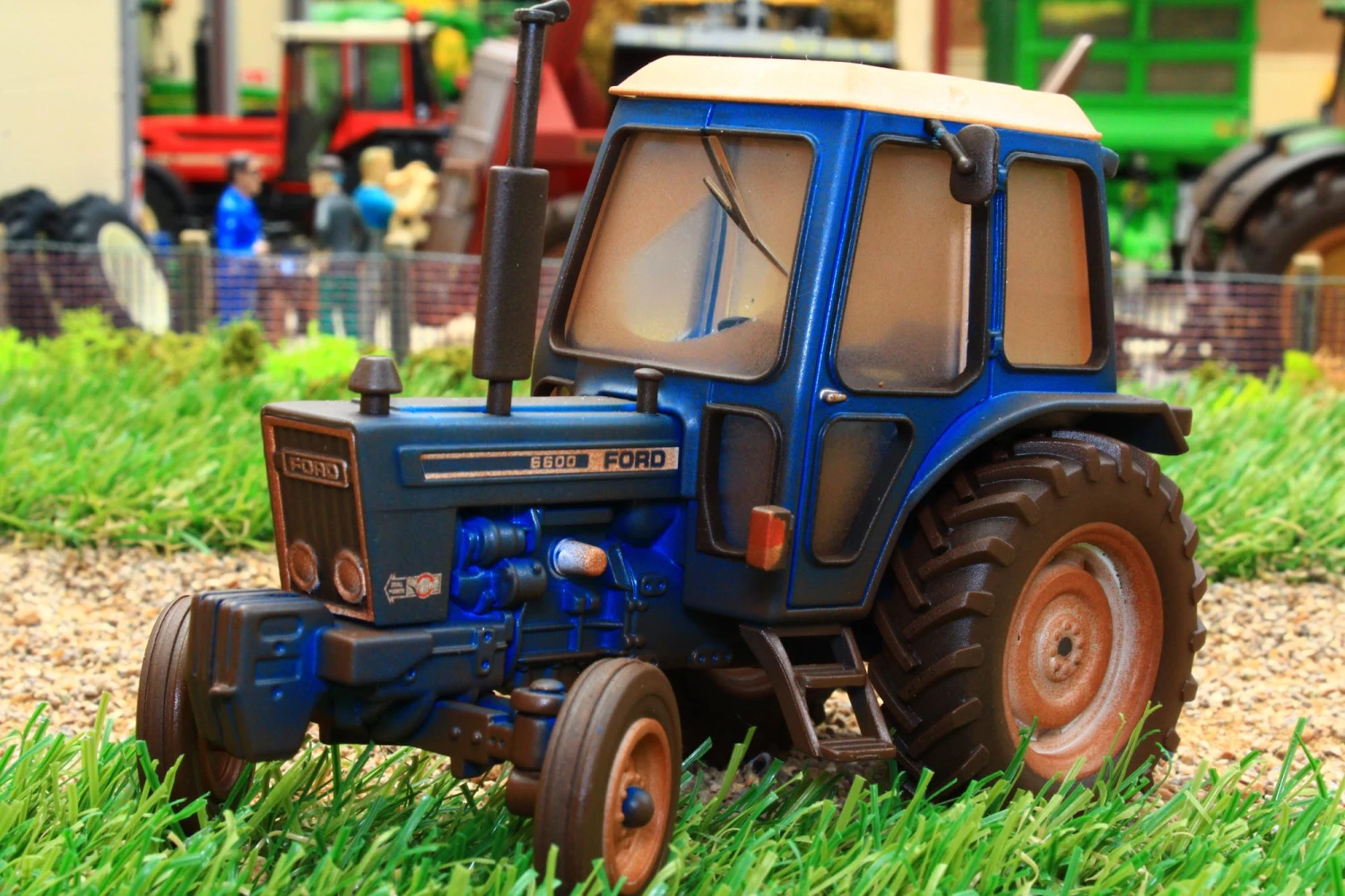 43308(W) Weathered Britains Ford 6600 2WD Tractor 3 43308(W) Weathered Britains Ford 6600 2WD Tractor