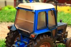 43308(W) Weathered Britains Ford 6600 2WD Tractor 24 43308(W) Weathered Britains Ford 6600 2WD Tractor -Britains 43308 W WeatheredBritainsFord66002WDTractorPic10