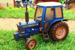 43308(W) Weathered Britains Ford 6600 2WD Tractor 25 43308(W) Weathered Britains Ford 6600 2WD Tractor -Britains 43308 W WeatheredBritainsFord66002WDTractorPic11