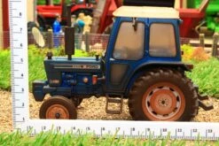 43308(W) Weathered Britains Ford 6600 2WD Tractor 27 43308(W) Weathered Britains Ford 6600 2WD Tractor -Britains 43308 W WeatheredBritainsFord66002WDTractorPic13