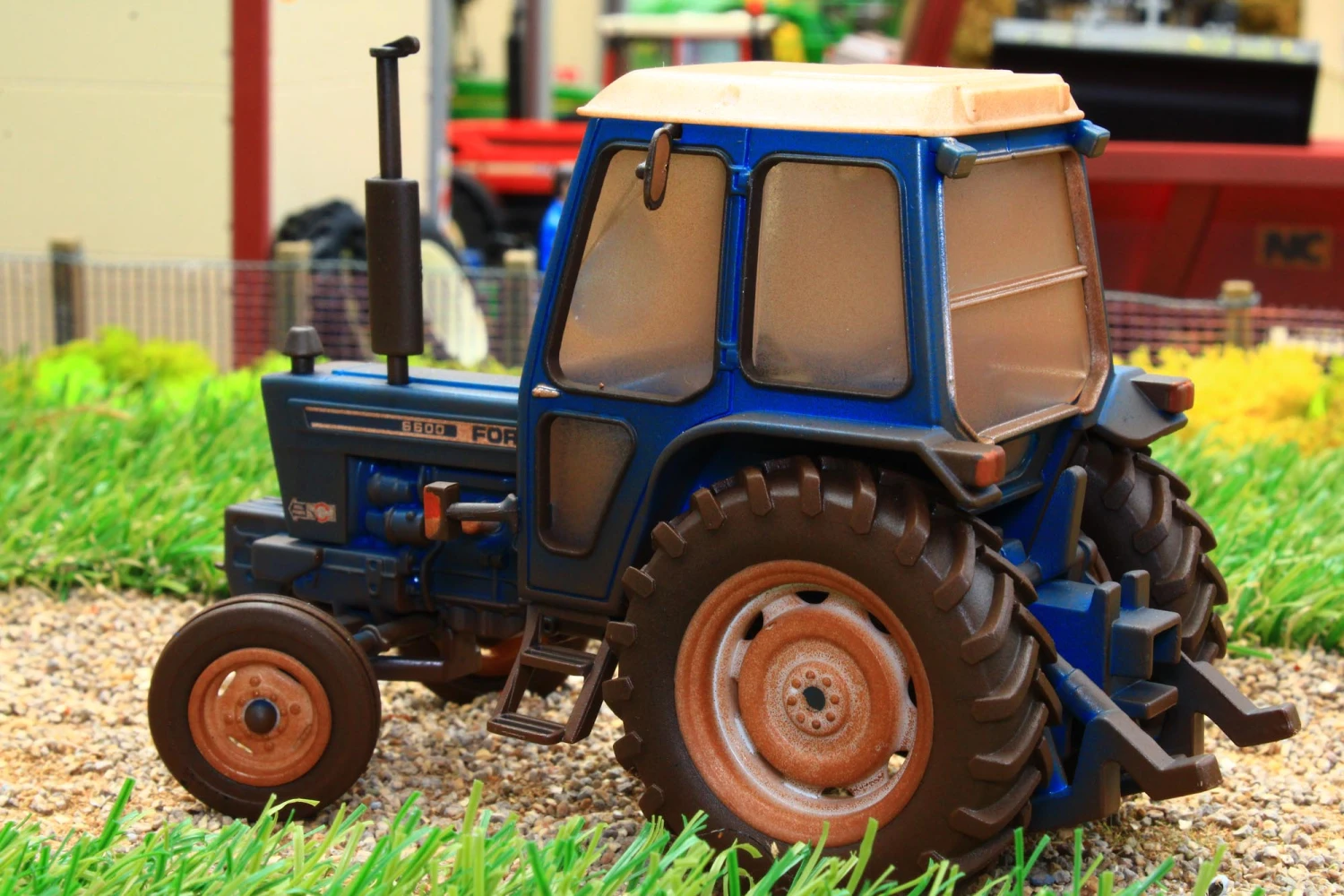 43308(W) Weathered Britains Ford 6600 2WD Tractor 4 43308(W) Weathered Britains Ford 6600 2WD Tractor - Image 2