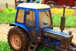 43308(W) Weathered Britains Ford 6600 2WD Tractor 20 43308(W) Weathered Britains Ford 6600 2WD Tractor -Britains 43308 W WeatheredBritainsFord66002WDTractorPic6