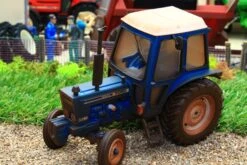 43308(W) Weathered Britains Ford 6600 2WD Tractor 22 43308(W) Weathered Britains Ford 6600 2WD Tractor -Britains 43308 W WeatheredBritainsFord66002WDTractorPic8