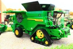43310 Britains 'Prestige Collection' John Deere X9 1100 Combine Harvester -Britains 43310BritainsJohnDeereX91100CombineHarvesterPIC14